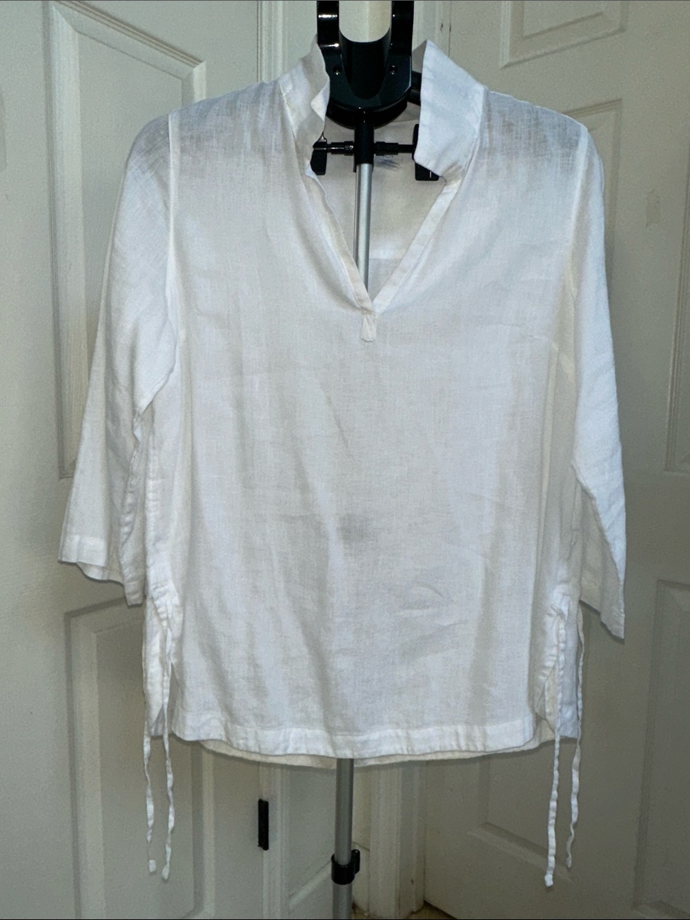 Sigrid Olsen Women's 100% Linen White Pull-over V-Neck Side Tie Tunic in Size M
